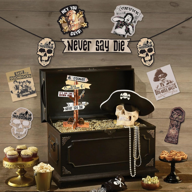 The Goonies Party Room Decorating Kit - 8 Pieces