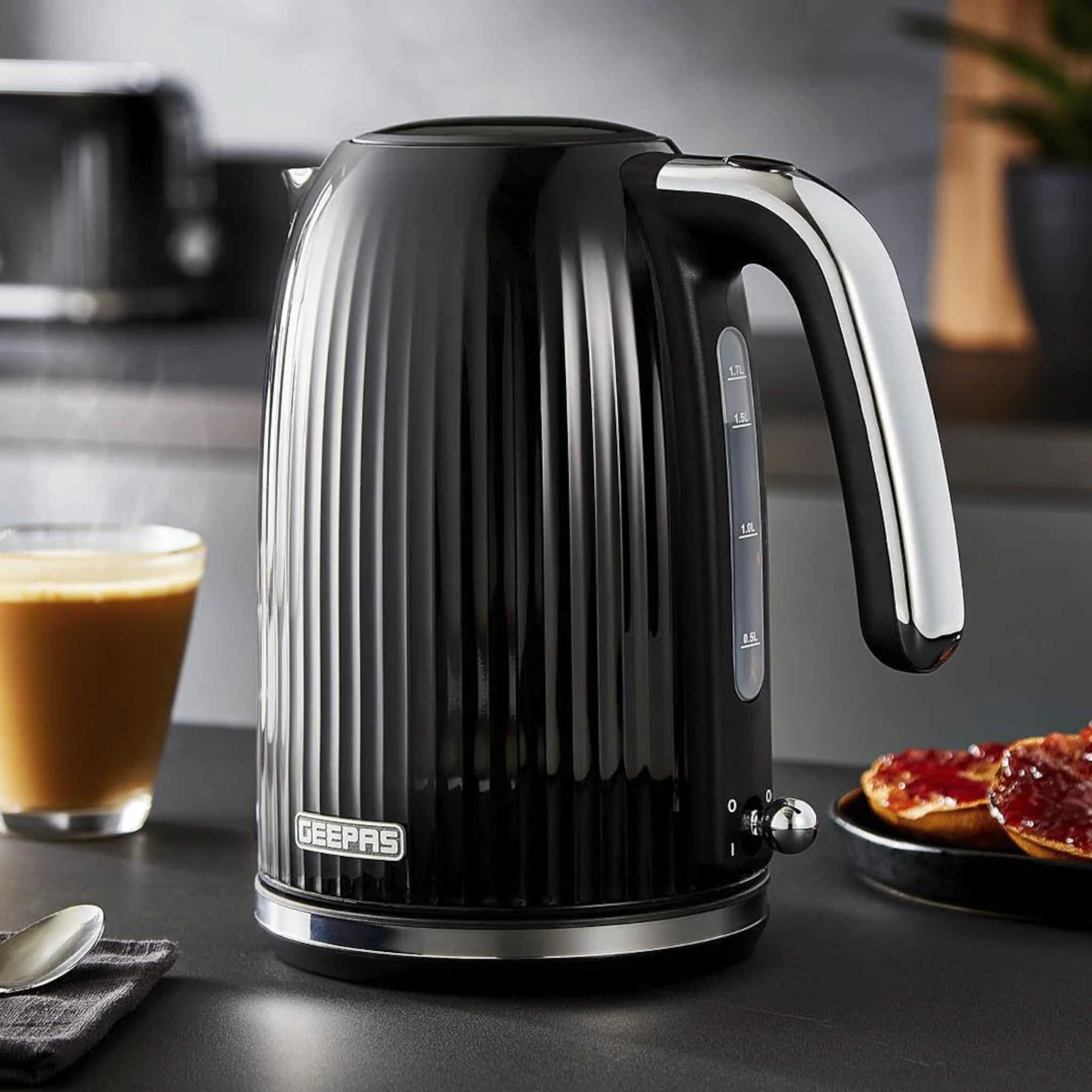 Fluted 1.7L Electric Cordless Kettle 3000W Black