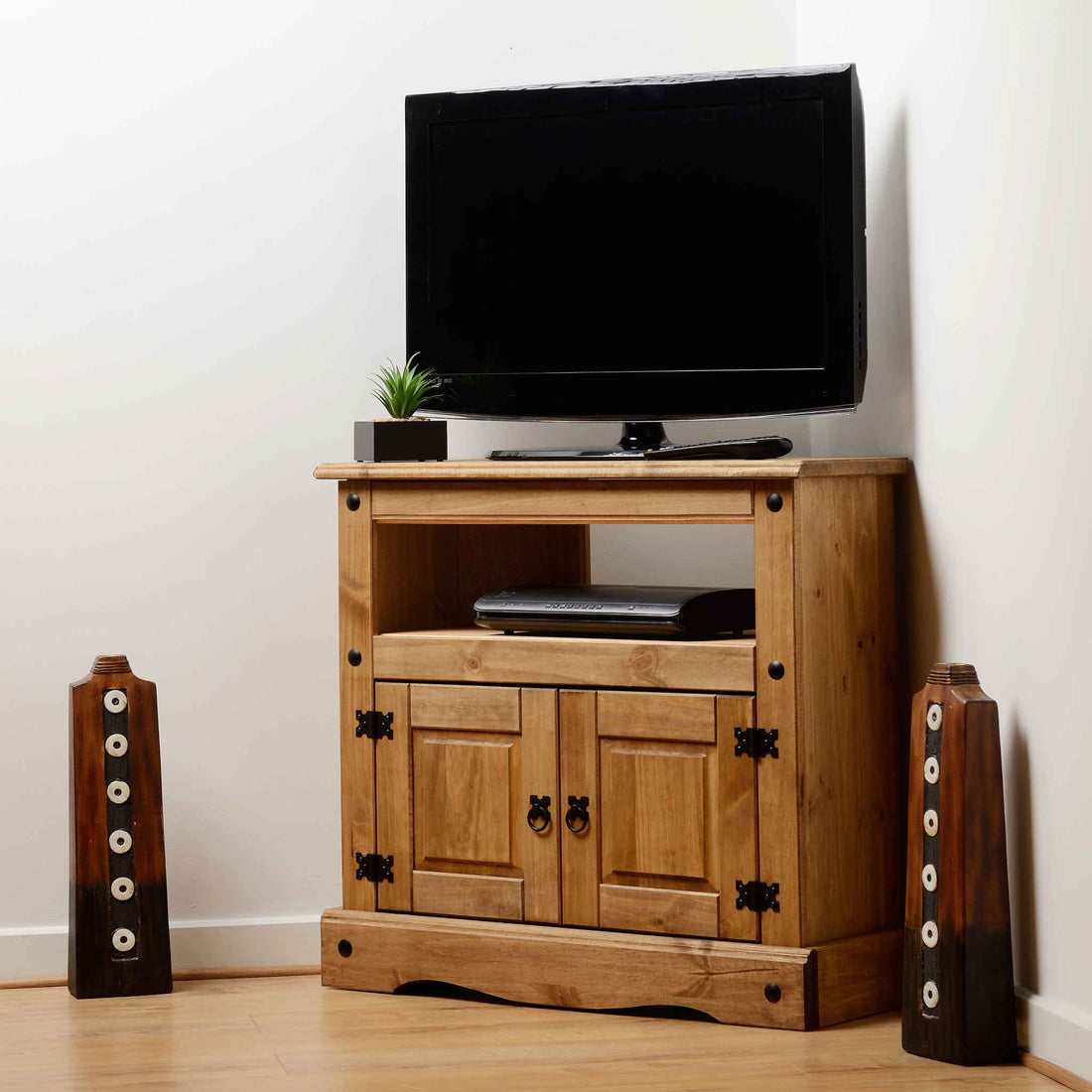Corona Corner TV Cabinet (Distressed Waxed Pine)